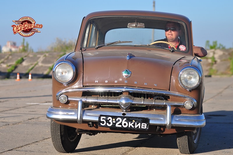 ЛАЗ наших олімпійців і кабріолет "Таврія": на OldCarLand покажуть перші українські авто